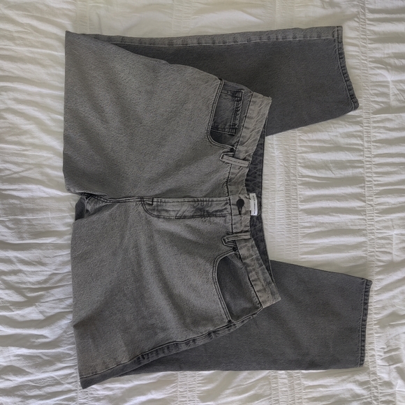 Good American Good Vintage 2-Tone Jeans - Picture 3 of 10